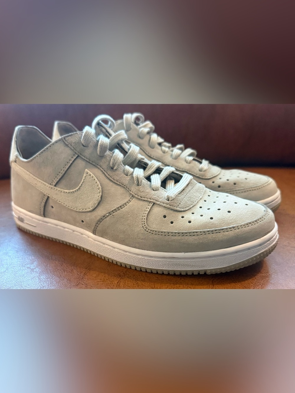 Nike Air Force 1 ’07 SE Suede Women’s Size 7.5 Beige Low Top Sneakers - Picture 2 of 10